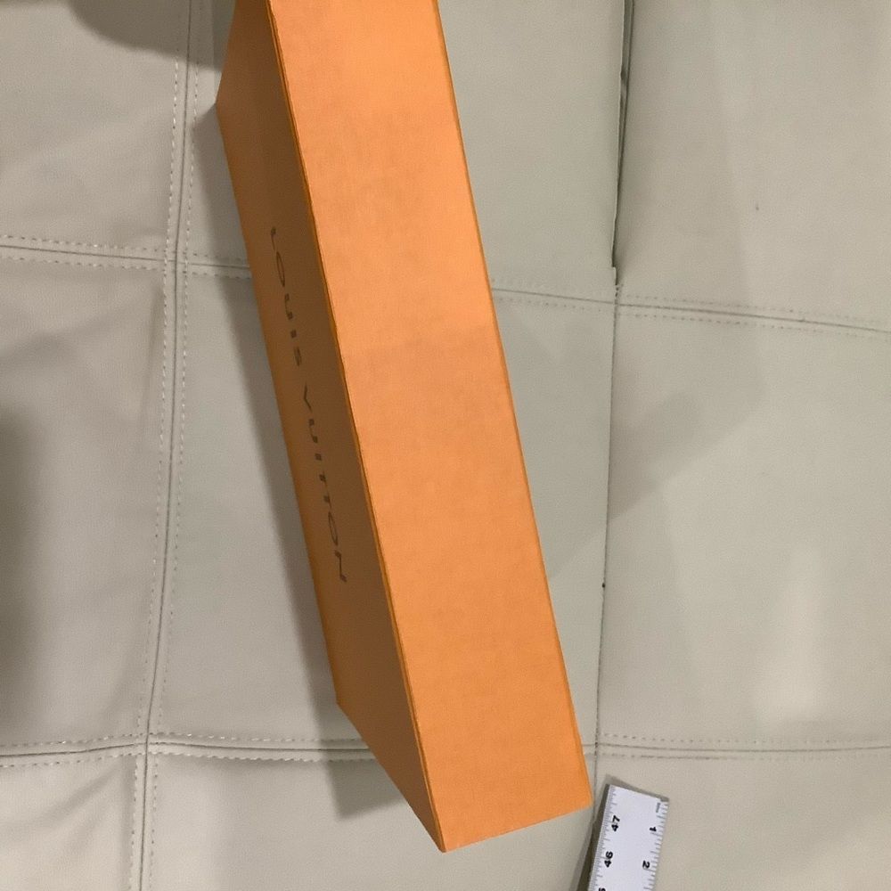 Louis Vuitton medium size box - Picture 5 of 8